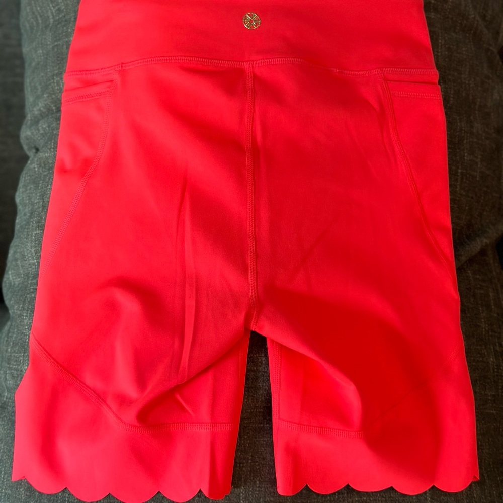Lilly Pulitzer Luxletic Weekender High-Rise, Scalloped Short in Spicy Coral!